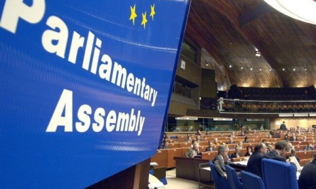 Сім країн готують резолюцію щодо повернення Росії до ПАРЄ