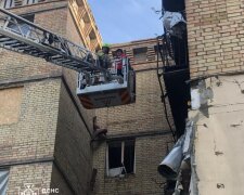 У столиці обвалилася сходова клітина в пошкодженому обстрілом будинку на Солом'янці