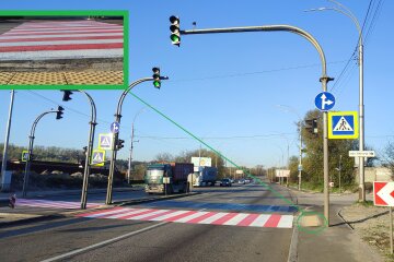 У Києві встановили новий безбар'єний регульований пішохідний перехід на дорозі з інтенсивним рухом