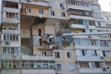 будинок на Позняках спочатку укріплять