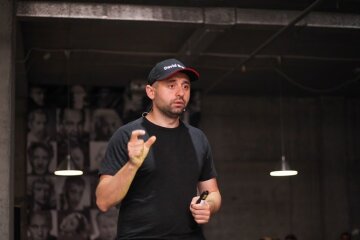 Зради немає: Арахамія прокоментував високі премії міністрів