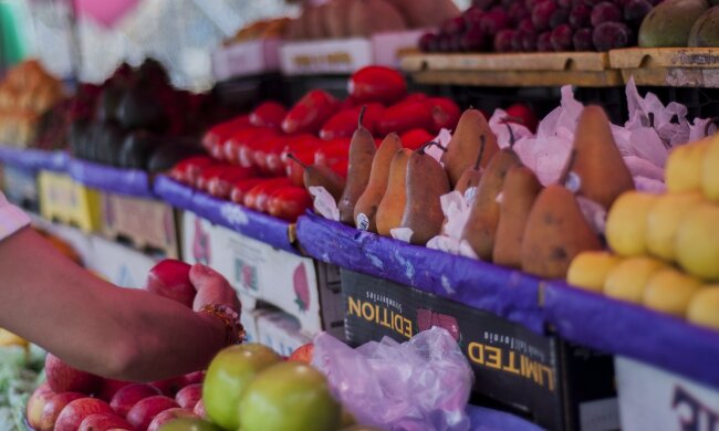 Уряд заборонив продаж пластикових пакетів