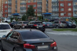 Паркувати машини на тротуарі більше не можна
