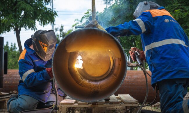 Старі радянські засувки замінили сучасними німецькими - завершено модернізацію тепломереж на Березняках