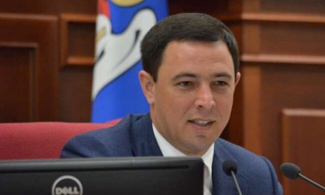 За екзитполами в одному з округів Києва може виграти не “Слуга народу”