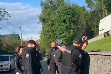 У Києві співробітник поліції побив підлітка (відео)