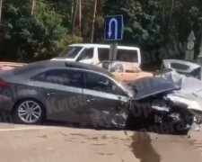 5 автівок, постраждалі, затори: на Кільцевій дорозі сталась масштабна аварія (відео)