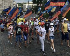 Заборгованість по зарплаті та звільнення Геруса: в Києві мітингують шахтарі (відео)