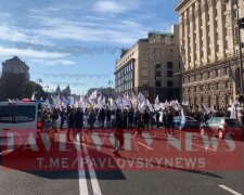 Через протести у центрі Києва утворився транспортний колапс (відео)