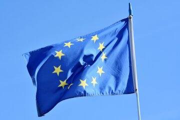 ЄС назвав російські «гумконвої» порушенням суверенітету України
