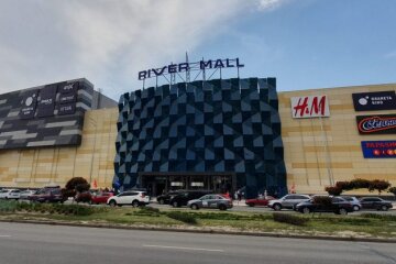 Пожежа охопила River Mall: що сталось
