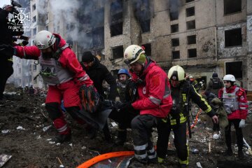 У Києві зросла кількість постраждалих внаслідок удару по багатоповерхівці Солом'янського району