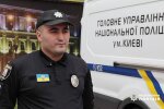 На столичній Троєщині поліцейський Васіф Карімов врятував життя чоловіку, в квартирі якого сталась пожежа