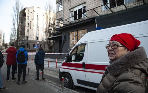 Окупанти обстрілюють Херсон. Мешканців попередили про повторні “прильоти”