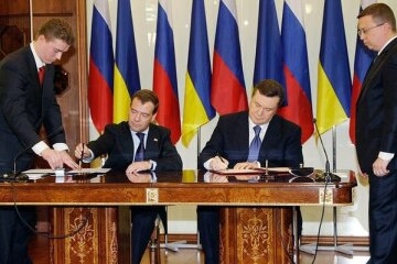 Харківські угоди: ексміністрів Лавриновича та Грищенка оголосили в розшук, їм виставили червоні картки Інтерполу