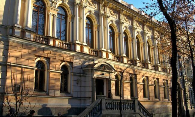Музей Ханенків у Києві частково відкриє бібліотеку, до якої сто років не пускали відвідувачів