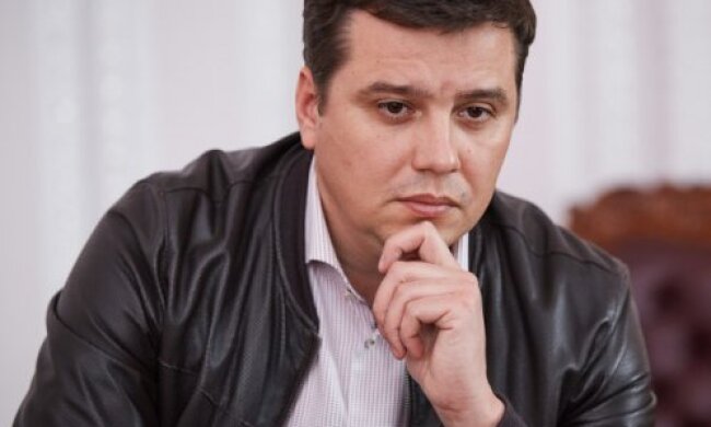 Рішення про заміну Віктора Бондаря було прийнято одразу після президентських виборів – голова політради “Відродження” Пилипенко