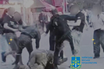 Військовий, якого побила група молодиків в Гідропарку, виявився нацгвардієць у відпустці