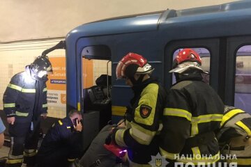 Чоловік, який потрапив під потяг в київському метро, ​​вижив