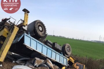 На трасі неподалік Броварів зіштовхнулись дві вантажівки