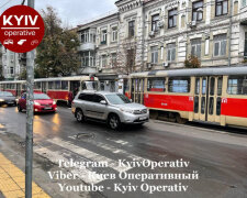 У Києві на Подолі через обрив контактних ліній зупинились трамваї