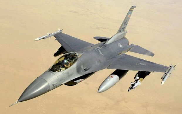 Нідерланди готові розглянути передачу Україні винищувачів F-16 і назвали для цього умову