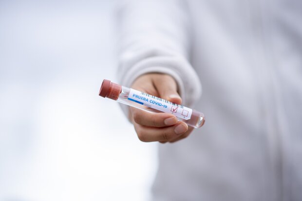 В Україні продають липові довідки з негативним тестом на коронавірус