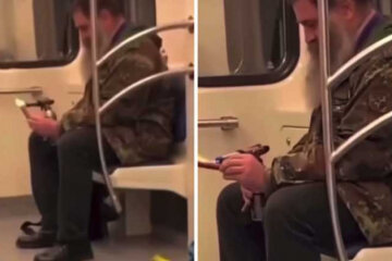 У Києві чоловік смажив сосиску прямо в метро (відео)