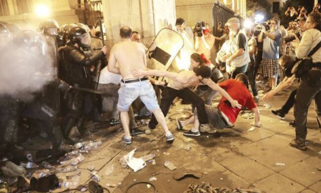 Антиросійські протести у Грузії тривають п’ятий день