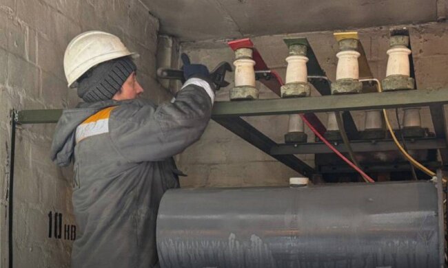 Блекаут на Десні: 107 тисяч родин без світла та екстрені вимкнення у Києві