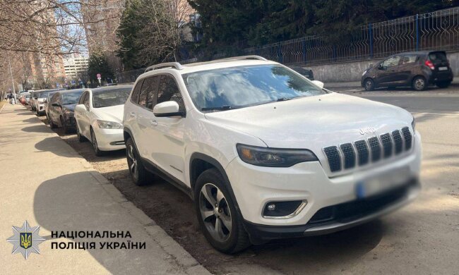 Допоміг «по-сусідству»: у Києві 37-річний чоловік продав джип знайомого, який втік за кордон, та привласнив $19 000