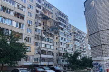 Вибух у багатоповерхівці на Позняках: рятувальники назвали причину (фото, відео)