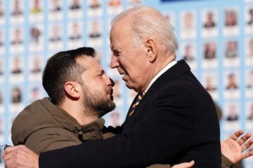 Військова допомога на 500 млн доларів та нові санкції: що Байден обіцяв Зеленському в Києві