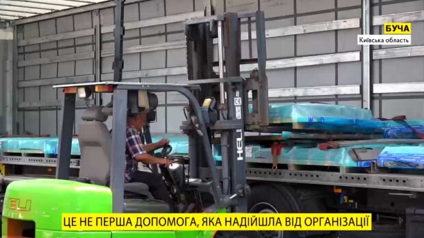 Бучанська громада отримала чотири вантажівки будівельних матеріалів з Польщі