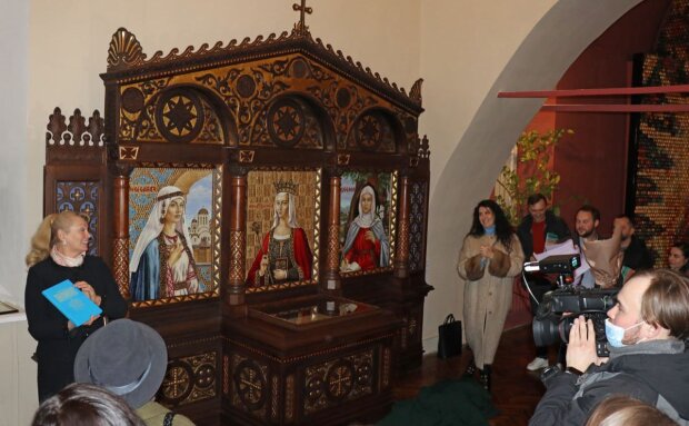 Мозаїчні портрети київських княгинь експонують у соборі Святої Софії