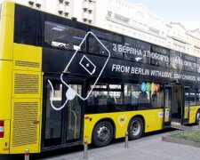 У Києві в рамках нової соціальної ініціативи запустили автобусні екскурсії містом для ветеранів та їхніх родин