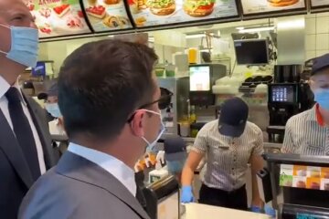 Зголоднів: Зеленський у Дніпрі пообідав у McDonald’s (відео)