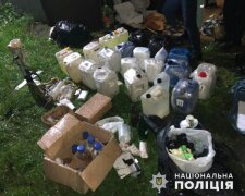 Мільйони, наркотики, зброя: в Києві викрили нарколабораторію, де щомісяця виготовляли по 30 кг товару