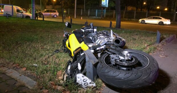 В Киеве мотоциклиста госпитализировали после ДТП