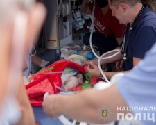 До Києва поліцейським вертольотом привезли тяжкохворе немовля (відео)