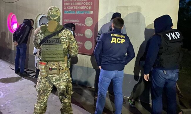 На Печерську намагались вбити главу міжнародного наркокартелю: кілерів затримали в Одесі