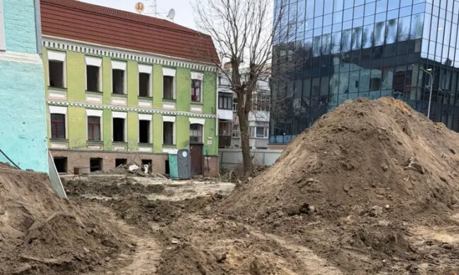 На Подолі негайно зупиняють будівництво на місці Поліцейської дільниці