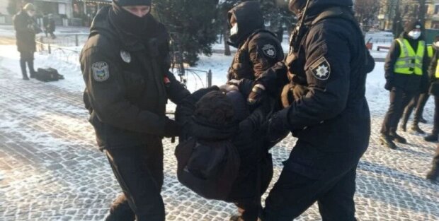 У Києві поліція розігнала акцію протесту проти ультраправого насильства (відео)