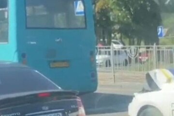 У Києві поліцейські протаранили автобус