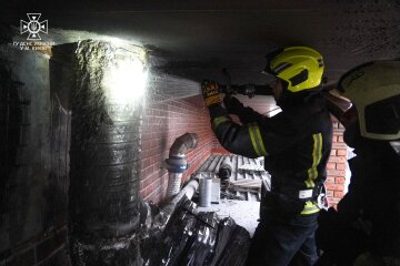 У Києві біля метро "Лісова" сталась пожежа