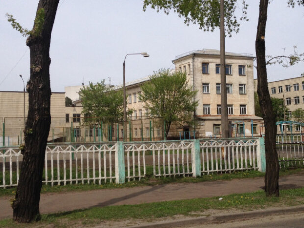 Ремонт паркану в 127-й школі на Ялтинській обійдеться в 1,9 млн гривень