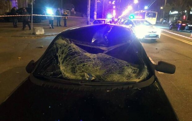 У Києві нетверезий водій збив на “зебрі” двох пішоходів