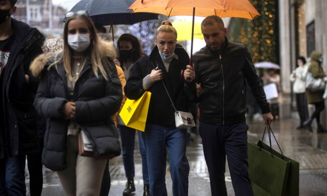 Експерт: чому при локдауні не можна продавати шкарпетки