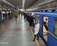 Метро в Києві сьогодні продовжить роботу на годину