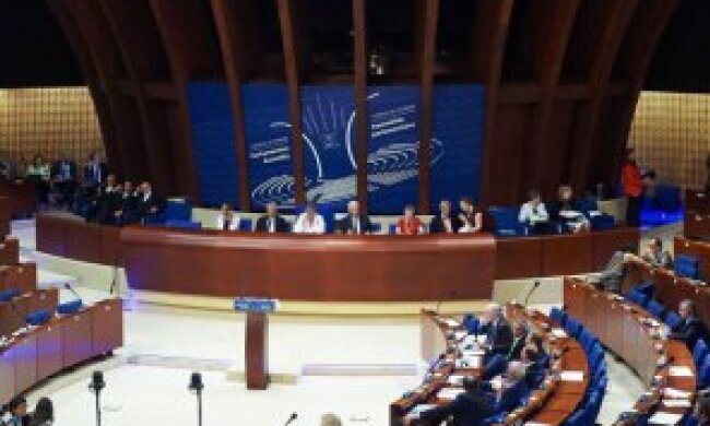 Питання щодо повернення Росії до складу ПАРЄ передали Венеціанській комісії
